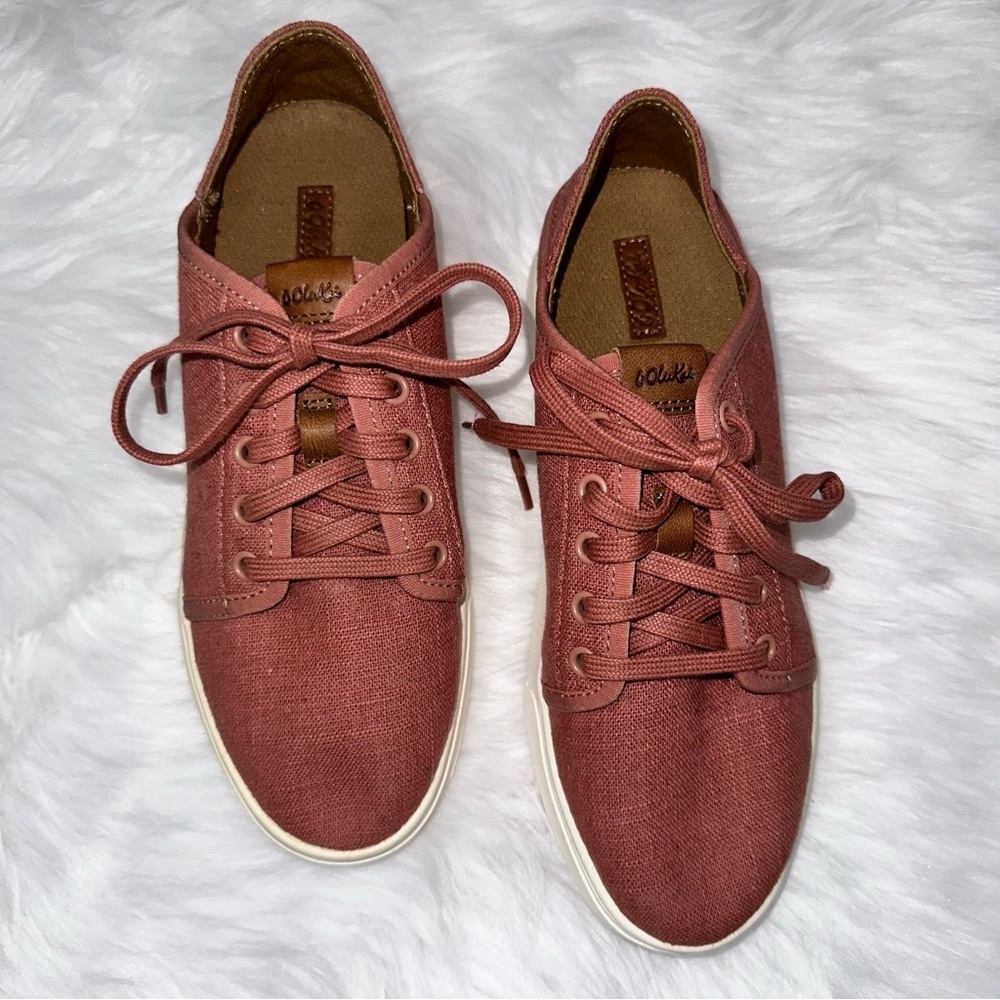 Olukai Women’s Pehuea Li Lace Up Shoes. Color is  Cedarwood/Linen. .